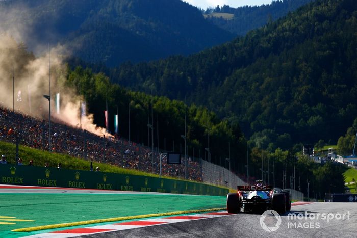 Lewis Hamilton, Mercedes W13