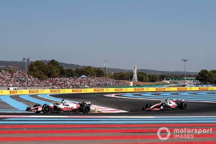 Kevin Magnussen, Haas VF-22, Mick Schumacher, Haas VF-22