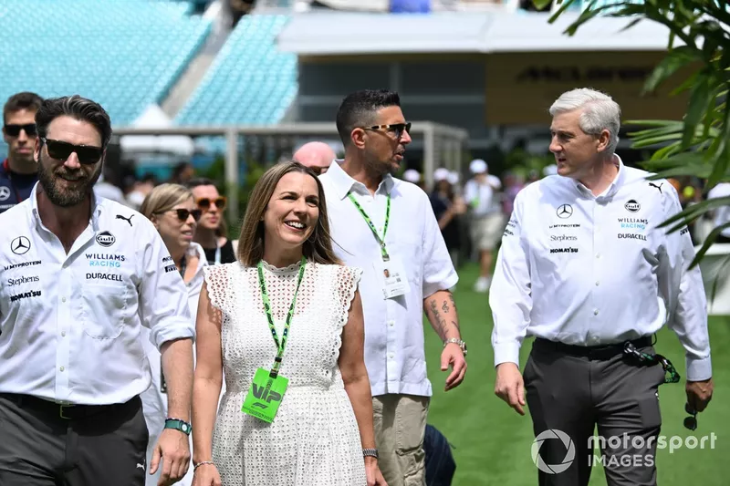 Claire Williams, ancienne directrice adjointe de l'équipe Williams, arrive dans le paddock 