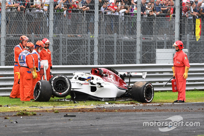 Marcus Ericsson, Sauber C37 crash