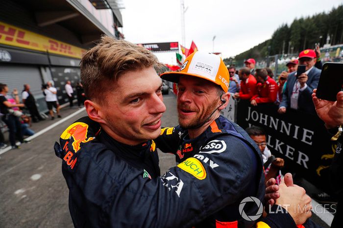 Max Verstappen, Red Bull Racing, celebra el tercer puesto en el parque cerrado