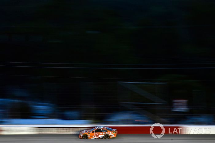 Daniel Suarez, Joe Gibbs Racing, Toyota Camry ARRIS