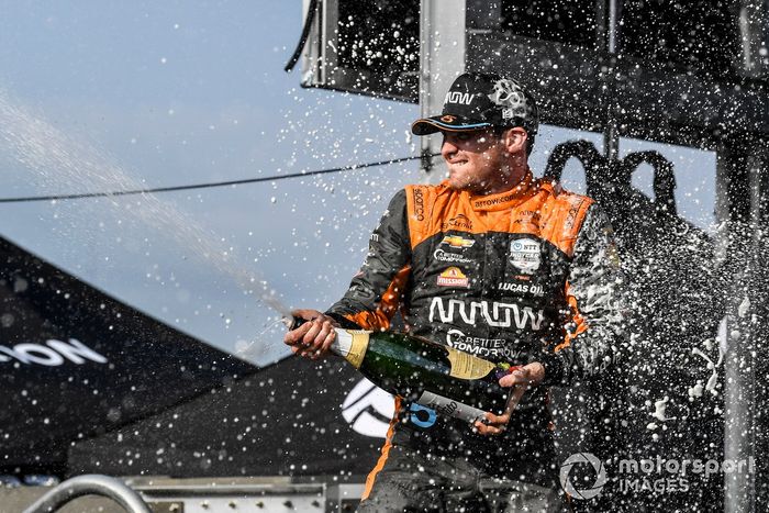 Patricio O'Ward, Arrow McLaren Chevrolet podio con champán