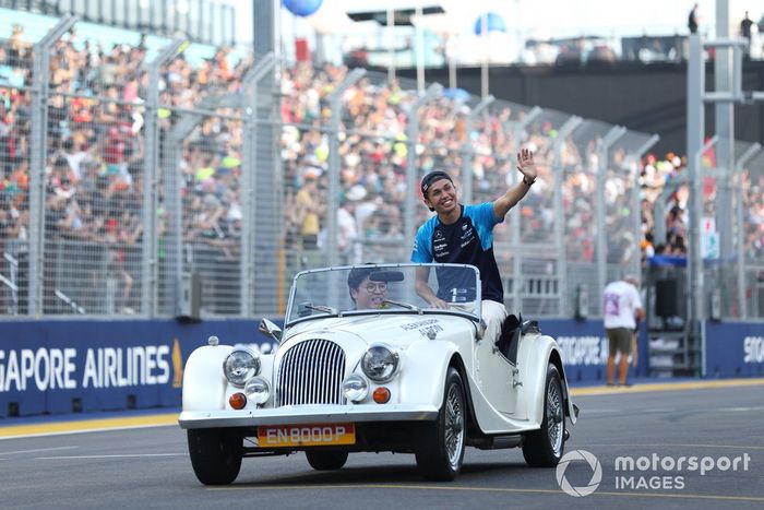 Alex Albon, Williams Racing durante el desfile de pilotos