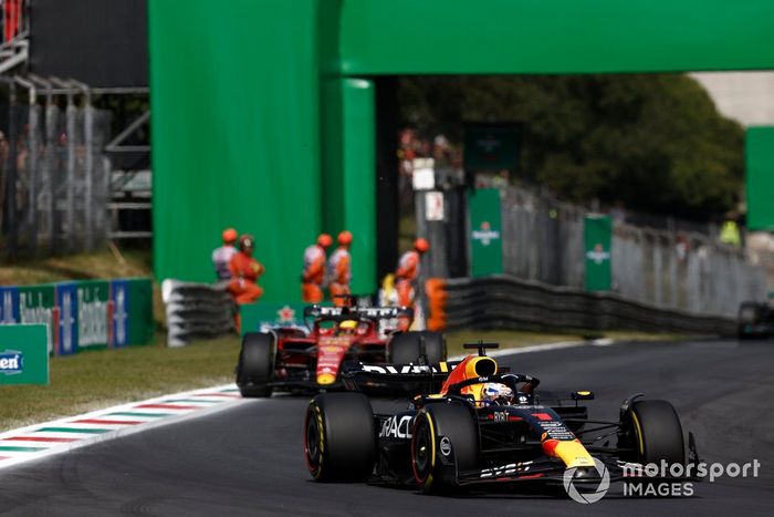 Max Verstappen, Red Bull Racing RB19, Charles Leclerc, Ferrari SF-23