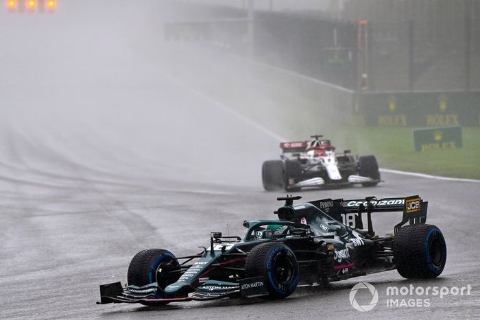 Lance Stroll, Aston Martin AMR21, Kimi Raikkonen, Alfa Romeo Racing C41