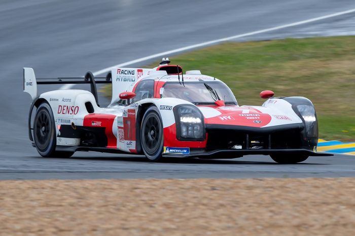#7 Toyota Gazoo Racing Toyota GR010 - Hybrid Hypercar, Mike Conway, Kamui Kobayashi, José María López