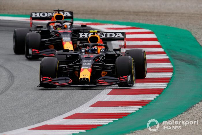 Sergio Pérez, Red Bull Racing RB16B, Max Verstappen, Red Bull Racing RB16B