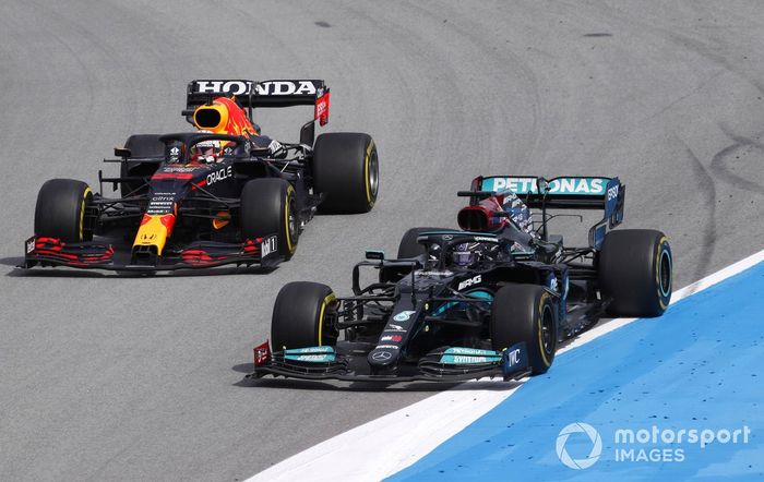 Lewis Hamilton, Mercedes W12, Max Verstappen, Red Bull Racing RB16B