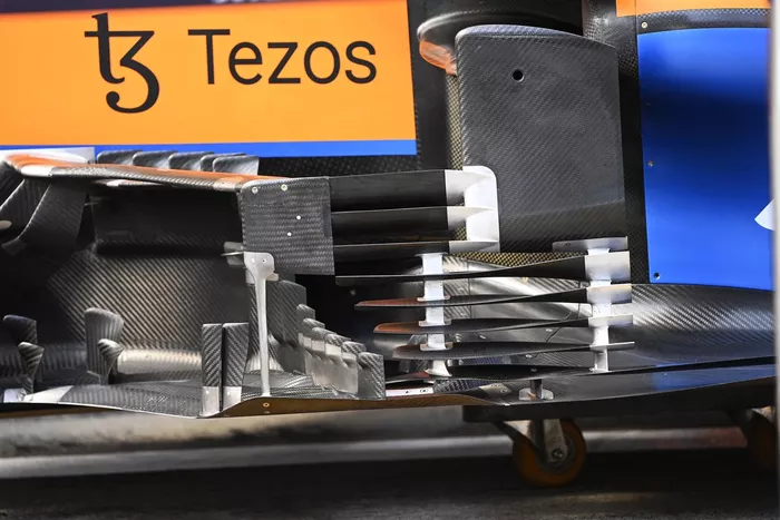 McLaren MCL35M bargeboard detay