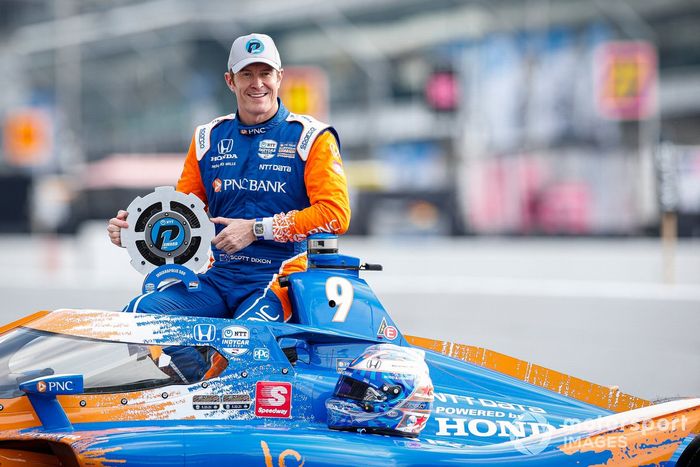 Ganador de la pole Scott Dixon, Chip Ganassi Racing Honda