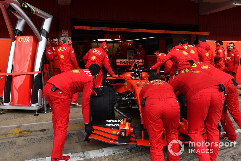 Механики Ferrari и Себастьян Феттель, Ferrari SF90