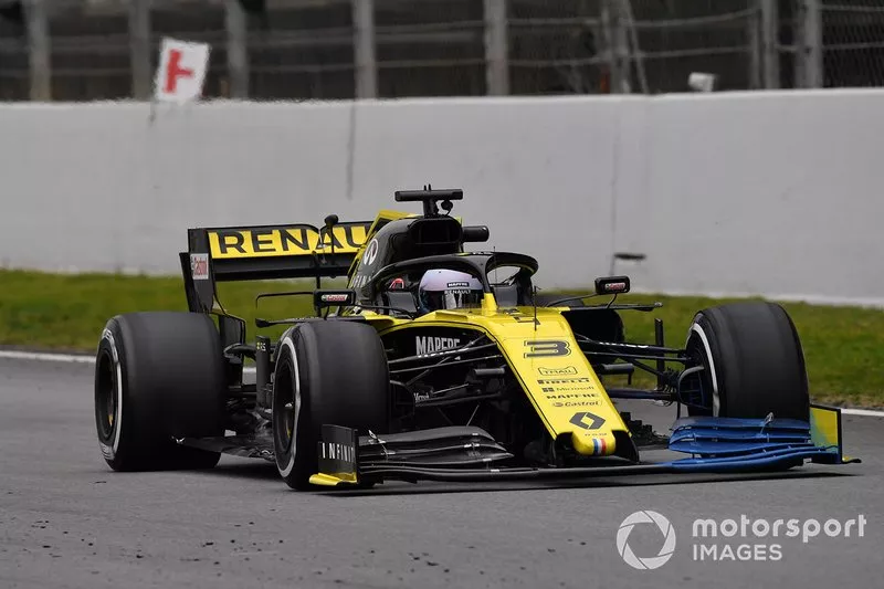 Renault F1 Team R.S. 19  with aero paint on front wing