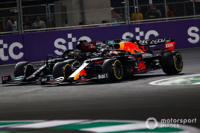 Max Verstappen, Red Bull Racing Lewis Hamilton, Mercedes 