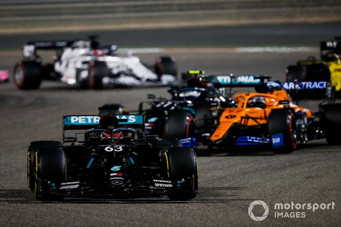 George Russell, Mercedes F1 W11, Carlos Sainz Jr., McLaren MCL35, Valtteri Bottas, Mercedes F1 W11