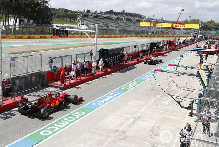 Carlos Sainz Jr., Ferrari SF21