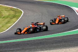 Fernando Alonso, McLaren MCL32, Stoffel Vandoorne, McLaren MCL32