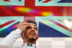 Race winner Lewis Hamilton, Mercedes AMG F1 celebrates on the podium