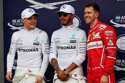 Поулсіттер Льюіс Хемілтон, Mercedes AMG F1, друге місце - Себастьян Феттель Ferrari, третє місце - В