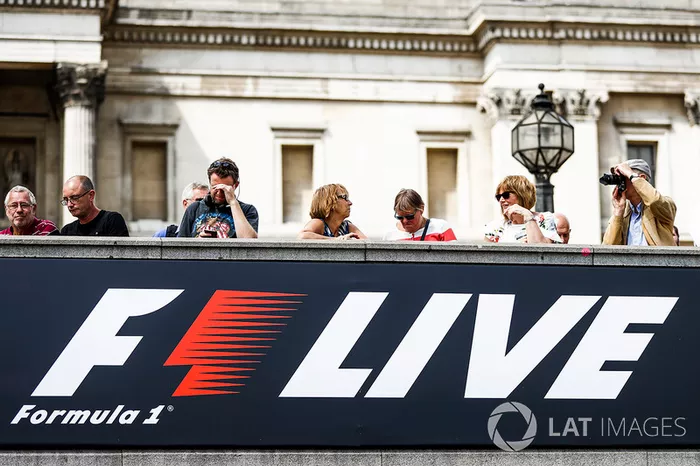 F1 Live logo