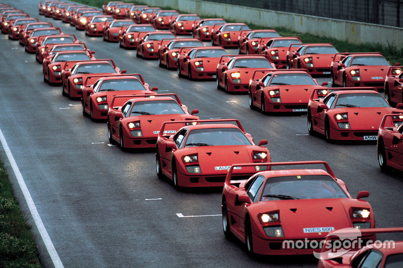 Ferrari F40 на події в німецькому клубі Ferrari в 1992