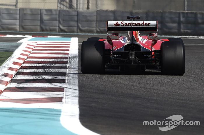Kimi Raikkonen, Ferrari, probando los nuevos neumáticos Pirelli de 2017