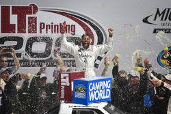 Race winner Darrell Wallace Jr., MDM Motorsports Chevrolet