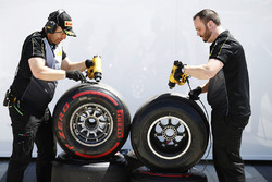 Reifentechniker von Pirelli