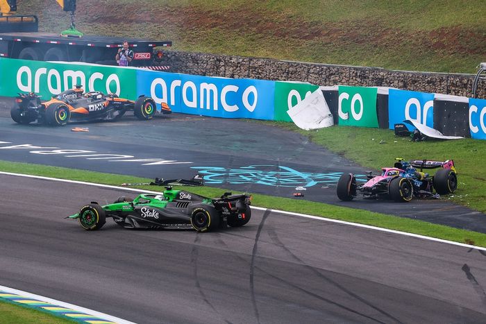 Nico Hulkenberg, Sauber, Oscar Piastri, McLaren, Franco Colapinto, Alpine crash