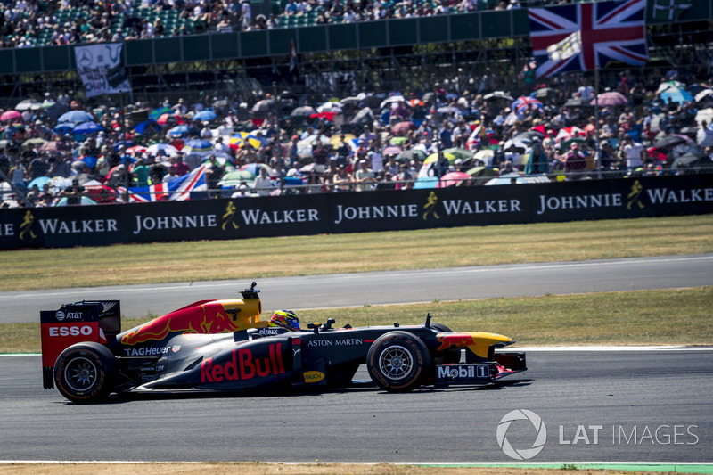 Red Bull Racing en el desfile del 70 aniversario de Silverstone