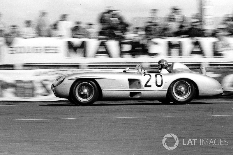20 MercedesBenz 300SLR Pierre Levegh, John Fitch at 24 Hours of Le Mans