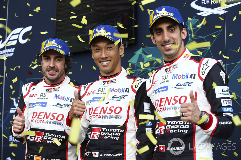 Yarış galibi Fernando Alonso, Sébastien Buemi, Kazuki Nakajima, Toyota Gazoo Racing