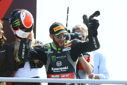 Podium: race winner Tom Sykes, Kawasaki Racing