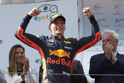 Max Verstappen, Red Bull Racing, 1st position, arrives on the podium