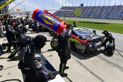 Jimmie Johnson, Hendrick Motorsports, Chevrolet Camaro Lowe's for Pros makes a pit stop, Sunoco