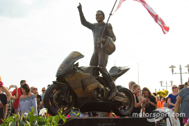 Statue in Erinnerung an Nicky Hayden in Owensboro