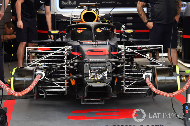 Red Bull Racing RB14 front suspension detail