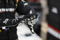 Simon Pagenaud, Team Penske Chevrolet, hands, gloves, tape