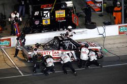 Myatt Snider, Kyle Busch Motorsports Toyota, pit stop