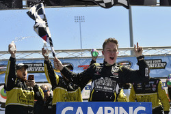 John Hunter Nemechek, NEMCO Motorsports, Chevrolet Silverado celebrates