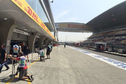 China GP Boxengasse
