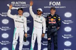 Le top 3 dans le Parc Fermé: Nico Rosberg, Mercedes AMG F1, deuxième; Lewis Hamilton, Mercedes AMG F1, pole position; Max Verstappen, Red Bull Racing, troisième