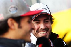 Fernando Alonso, McLaren y Carlos Sainz Jr., Scuderia Toro Rosso