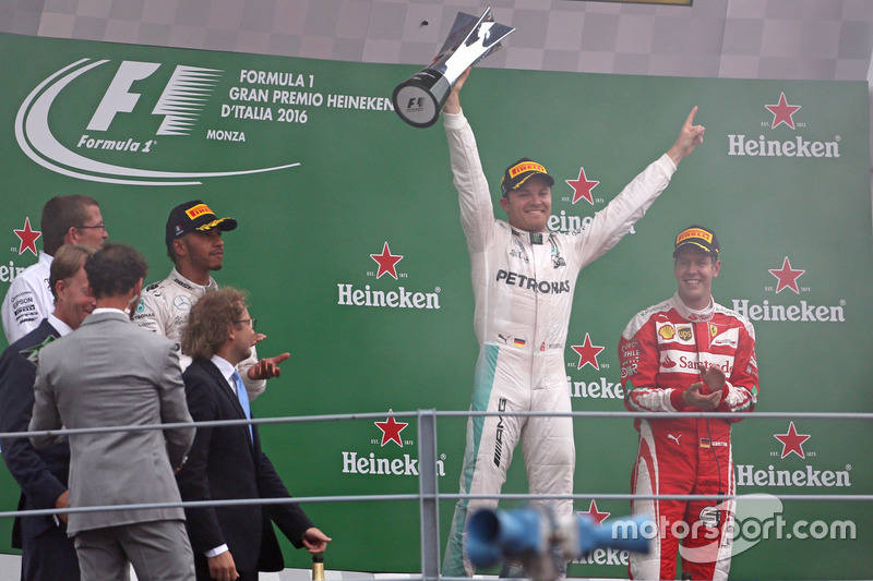 Podium: Nico Rosberg, Mercedes AMG F1 Team