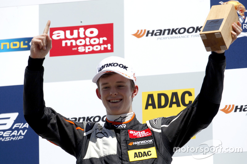 Il vincitore Callum Ilott, Van Amersfoort Racing Dallara F312 – Mercedes-Benz