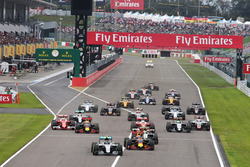 Nico Rosberg, Mercedes AMG F1 W07 Hybrid mène au départ