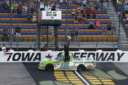 Race winner Brett Moffitt, Hattori Racing Enterprises, Toyota Tundra Destiny Homes
