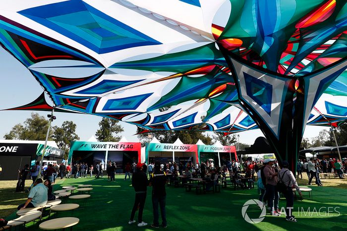 Fans en la F1 Fanzone