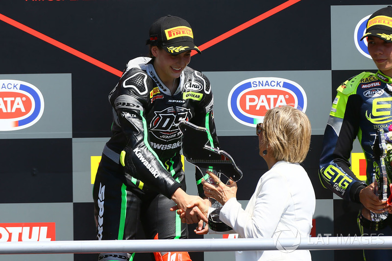 Podium: ganadora, Ana Carrasco