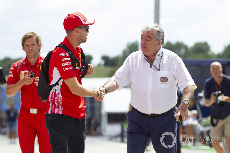 Sebastian Vettel, Ferrari Y Enzo Spano, FIA Steward